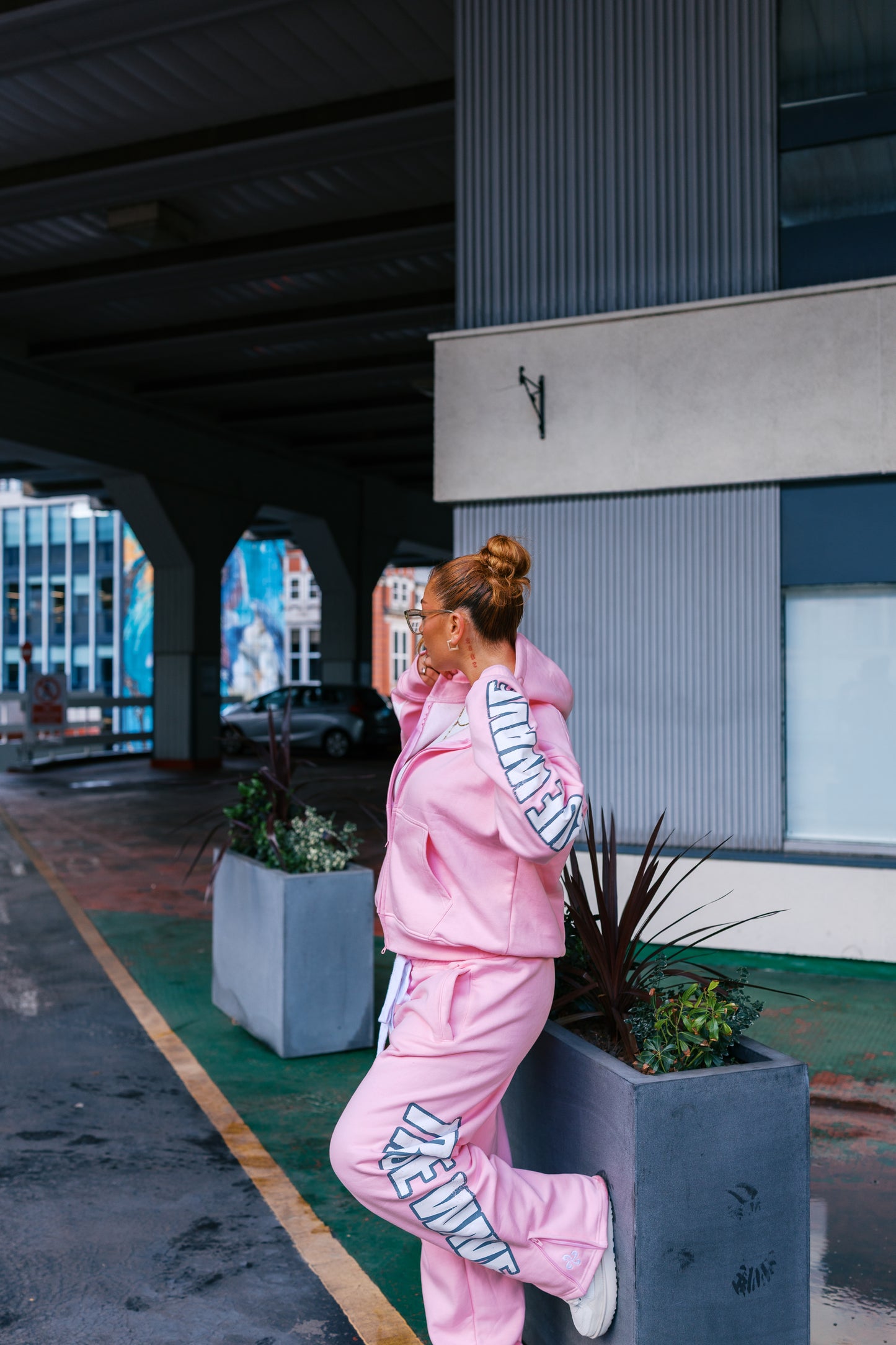 TRUEWAVE PINK ZIP SWEATPANTS