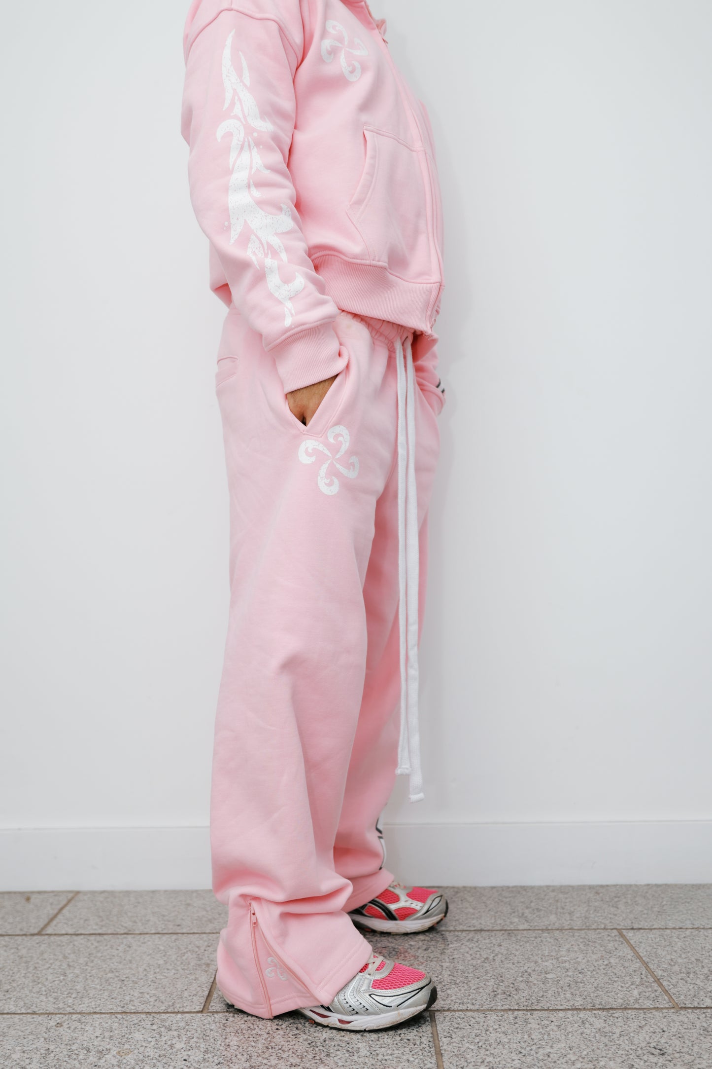 TRUEWAVE PINK ZIP SWEATPANTS